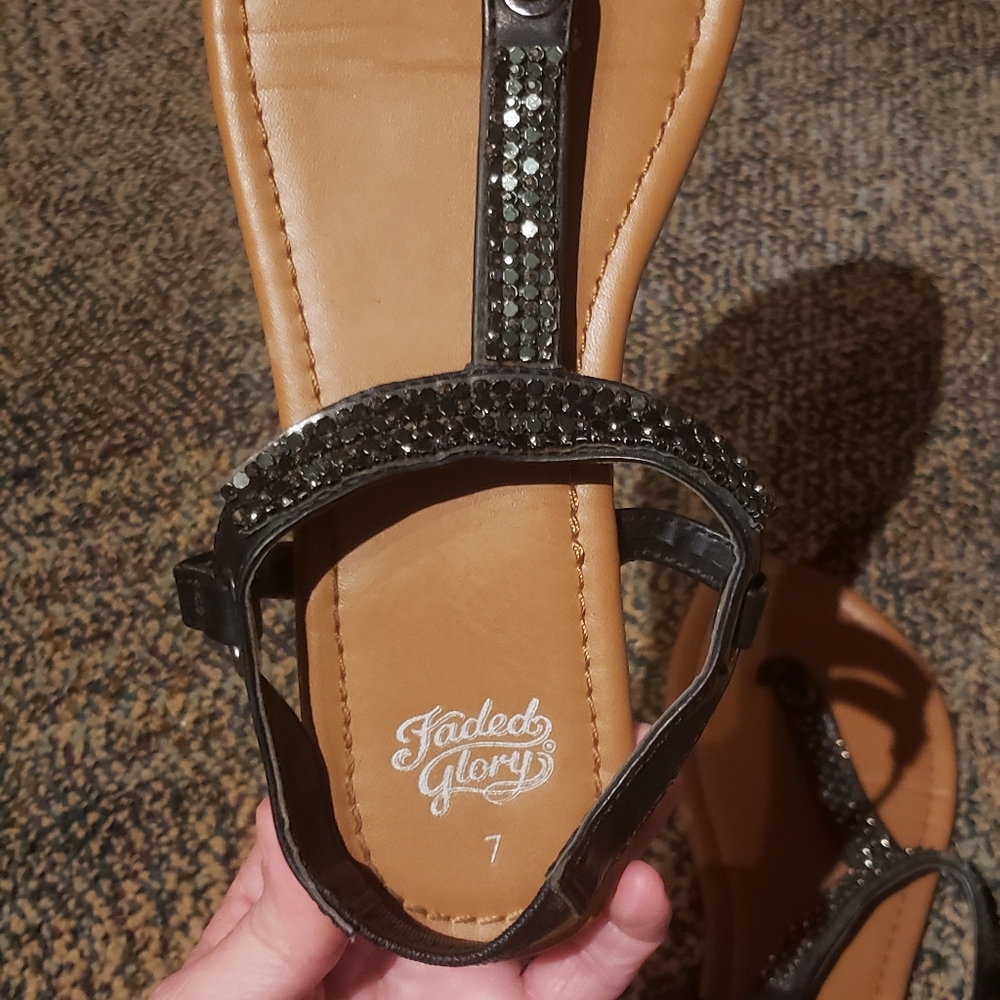 Sandals - Picture 3 of 3